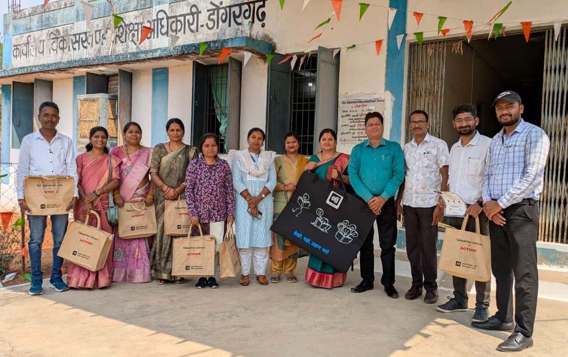 राजनांदगांव : विनोबा कार्यक्रम अंतर्गत उत्कृष्ट प्रदर्शन के लिए शिक्षकों को किया गया सम्मानित