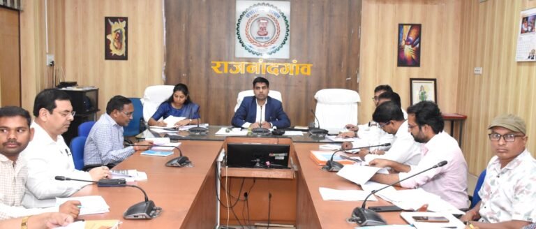 राजनांदगांव : निर्माणाधीन कार्यों को बारिश से पहले गुणवत्तापूर्ण तरीके से पूर्ण करें - कलेक्टर