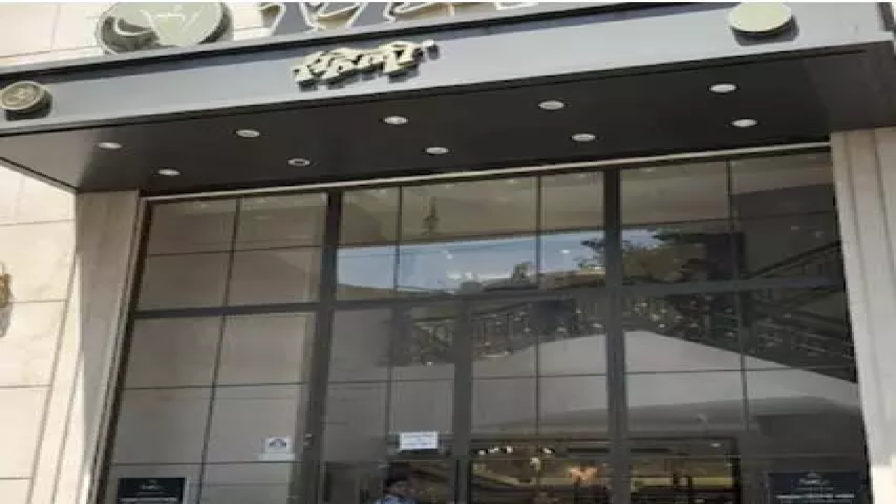 CG : सहेली ज्वेलर्स के मालिक ने कर्मचारी को बेरहमी से पीटा, FIR होते ही फरार …