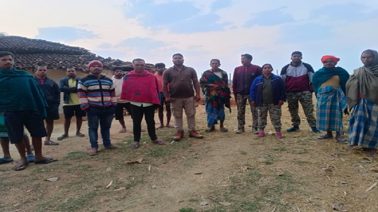 CG : हाथियों के बीच फंसे बुजुर्गों को वन विभाग ने बचाया …