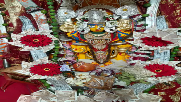 राजनांदगांव : संपूर्ण शृंगार के बाद मां शीतला की हुई महाआरती ...