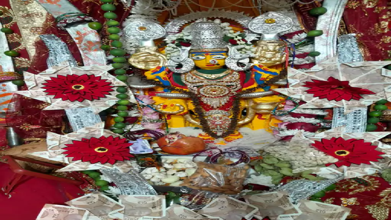 राजनांदगांव : संपूर्ण शृंगार के बाद मां शीतला की हुई महाआरती ...