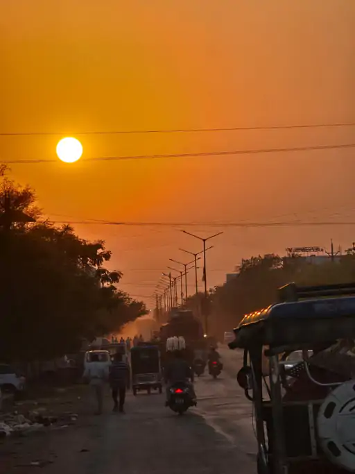 राजनांदगांव : तापमान 40 डिग्री पार, लू का अलर्ट जारी, स्कूली बच्चे परेशान…