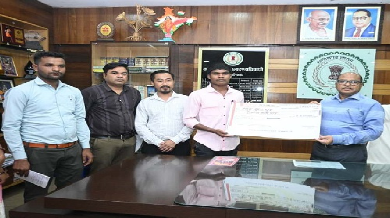 CG : 8 लाख रूपये की आर्थिक सहायता राशि…