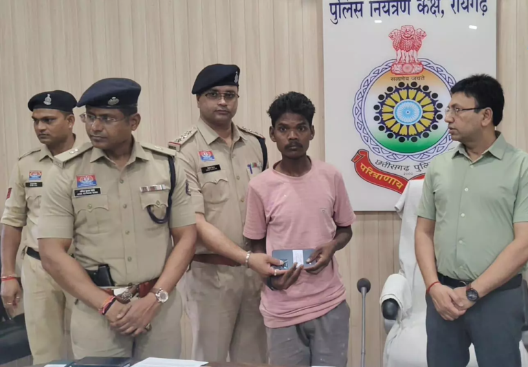 CG : लौटी मुस्कान : 128 मोबाइल रिकवर, एसएसपी ने स्वामियों को सौंपे…