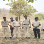 CG : डिप्टी रेंजर और वन रक्षक ने भागकर बचाई जान, मारने के लिए दौड़े अतिक्रमणकारी …