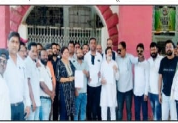 CG : भिलाई में शराब दुकान के खिलाफ विरोध तेज, कांग्रेस पार्षदों ने सौंपा ज्ञापन…