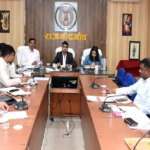 राजनांदगांव : सुशासन तिहार से पहले लंबित प्रकरणों के निराकरण करें - कलेक्टर…