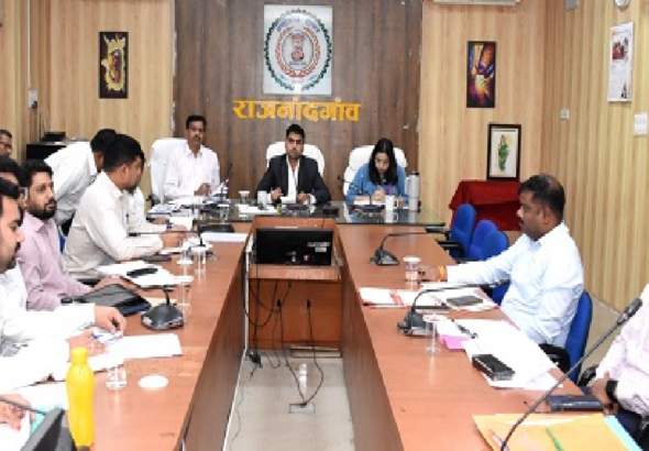 राजनांदगांव : सुशासन तिहार से पहले लंबित प्रकरणों के निराकरण करें - कलेक्टर…