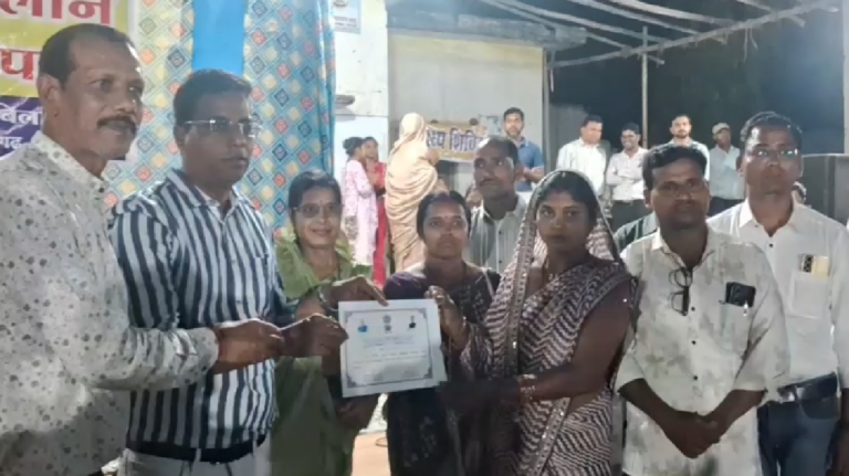 CG : बिलाईगढ़ में रात्रिकालीन चौपाल, ग्रामीणों ने कलेक्टर को बताई समस्याएं…