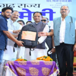 CG : सीएम साय ने हज यात्रियों को सौंपा फर्स्ट एड किट, यात्रा के लिए दी शुभकामनाएं…