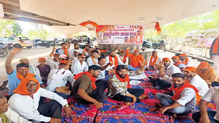 राजनांदगांव : गौ माता के सम्मान में शिवसेना का उपवास, सीएम के नाम सौंपा ज्ञापन…