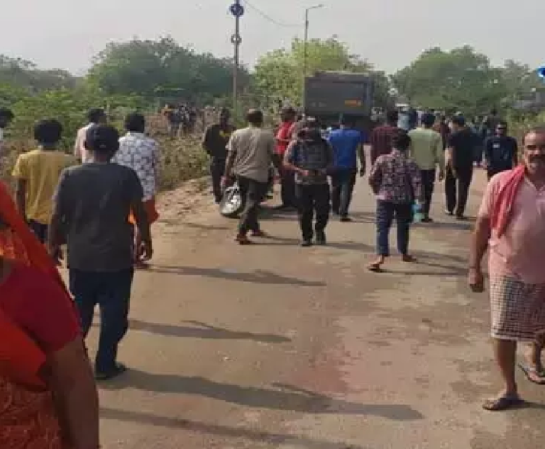 CG : हाईवा चालक ने आगे बढ़ने के चक्कर में बाइक सवार को रौंदा, मौत…