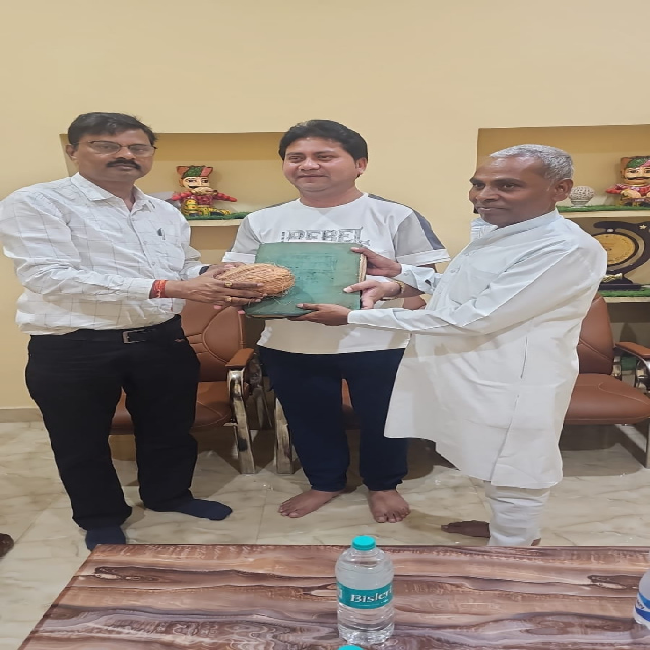 सदगुरु कबीर आश्रम में मिली 326 वर्ष पुरानी दुर्लभ पाण्डुलिपियाँ