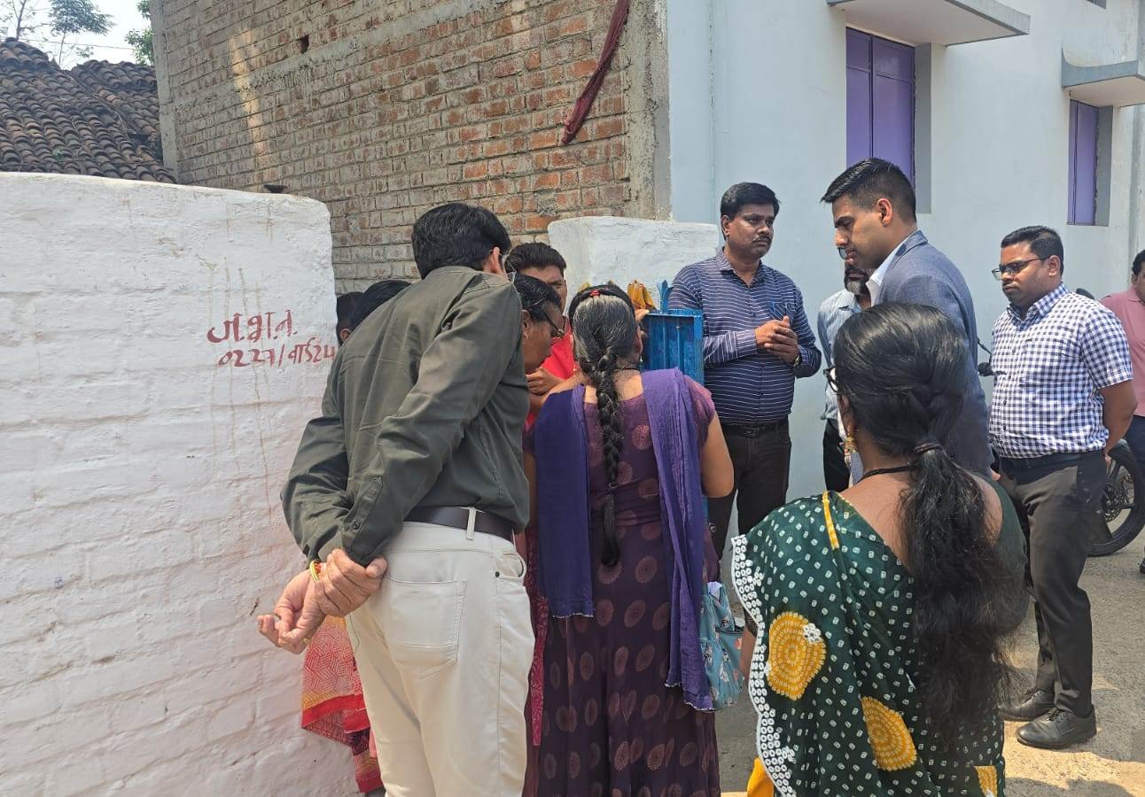 राजनांदगांव : कलेक्टर ने स्वयं जनगणना फील्ड प्रशिक्षण का निरीक्षण कर व्यवस्थाओं एवं प्रशिक्षण की गुणवत्ता का लिया जायजा