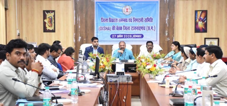 राजनांदगांव : विकास कार्यों में प्रशासन और जनप्रतिनिधियों के साथ-साथ समाज की भी महत्वपूर्ण भूमिका : सांसद संतोष पाण्डेय