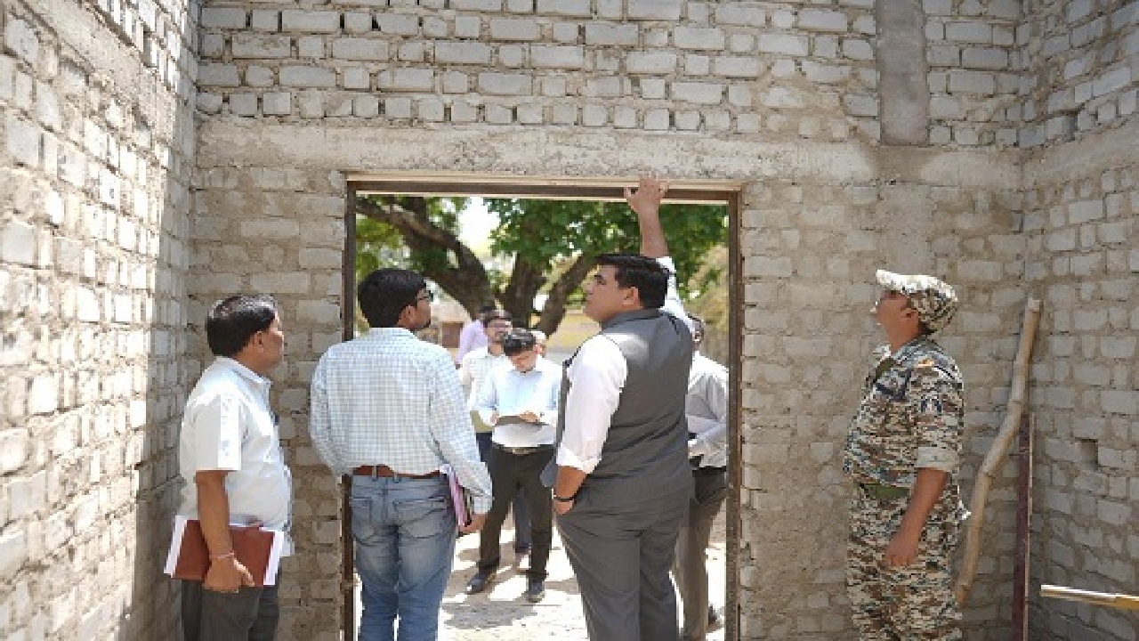 CG : पाली में विभिन्न निर्माणाधीन कार्यो का कलेक्टर ने किया औचक निरीक्षण …