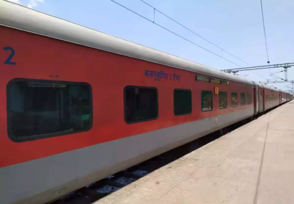 CG : खड़गपुर -छत्रपति शिवाजी महाराज टर्मिनस के मध्य एक फेरे के लिए समर स्पेशल ट्रेन की सुविधा…