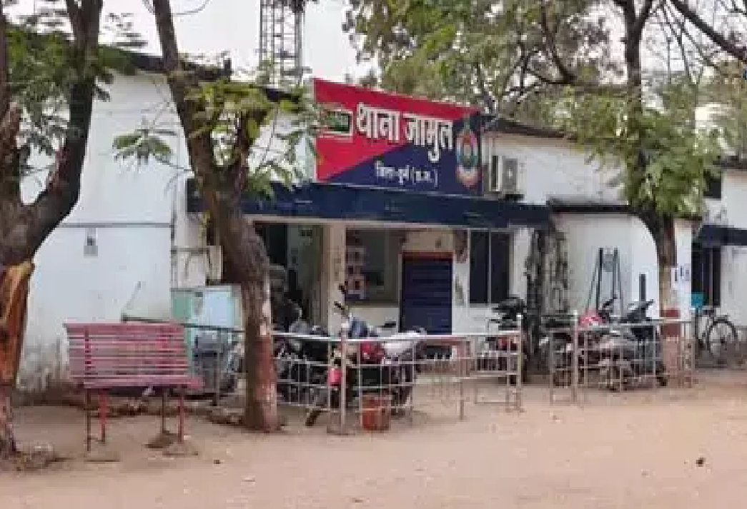 CG : वकील समेत 4 घरों में चोरी, कैश और लाखों के जेवर पार …