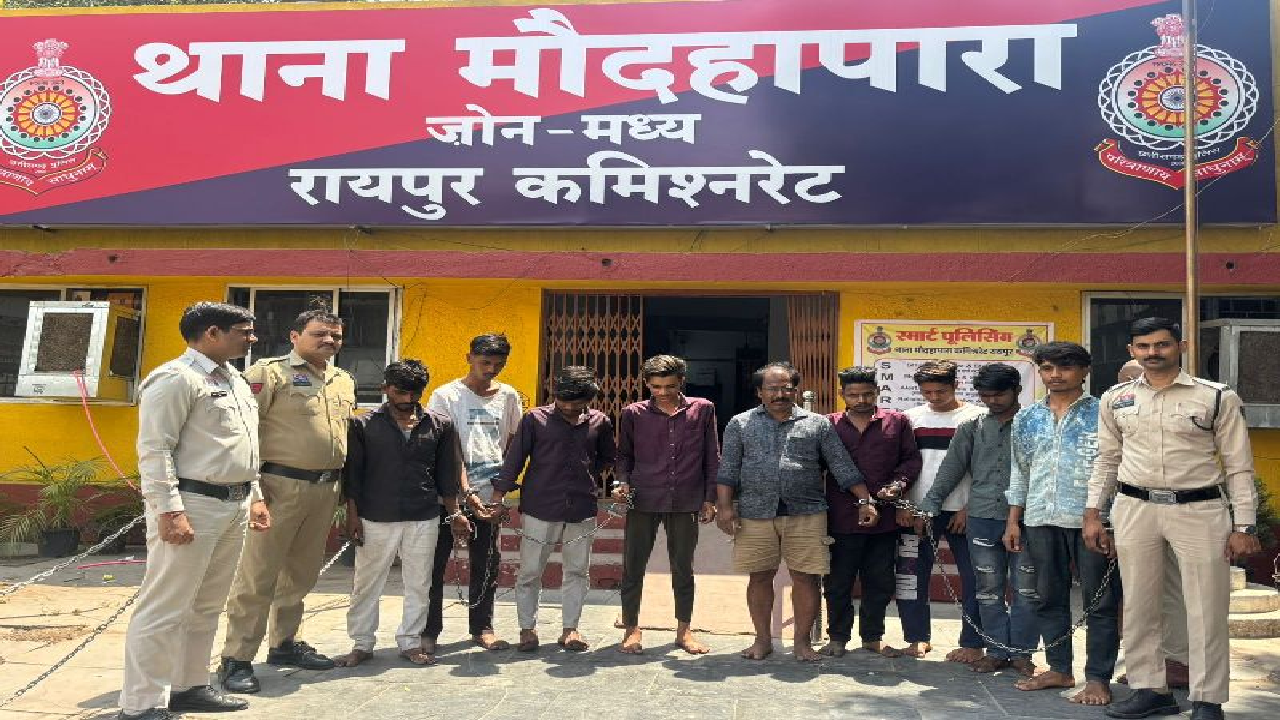 CG : मिडनाइट एक्शन में रायपुर पुलिस का शिकंजा: 20 वारंटी गिरफ्तार, 150 बदमाशों के घरों पर दबिश …