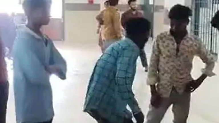 CG : पागल कुत्ता पकड़ से बाहर, तखतपुर में 16 लोगों को काट चूका है अब तक …