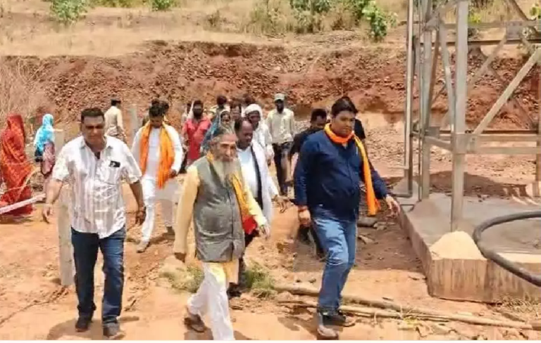 CG : लौह खदान में घटना होने पर बिफरे बीजेपी सांसद, प्रबंधन को गालियां दी …