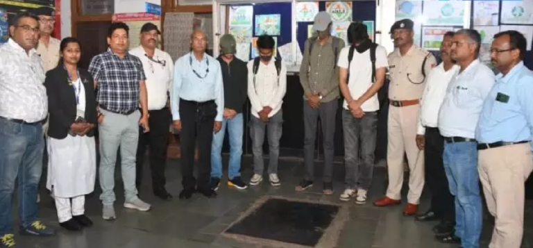 CG : अवैध टिकट बेचने वाले गिरोह का पर्दाफाश, 4 गिरफ्तार …