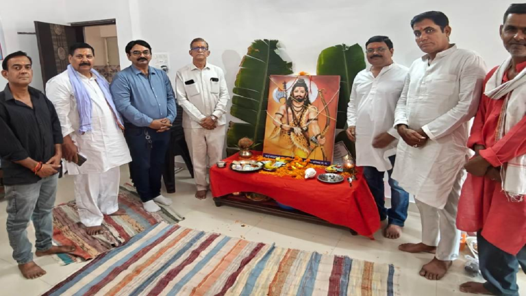 CG : भगवान परशुराम जन्मोत्सव पर पूजा-अर्चना पश्चात सेव-बूदी का वितरण …