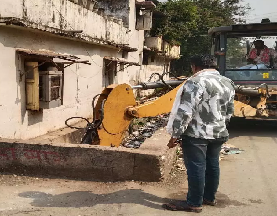 CG : शंकर नगर में बालाजी उद्यान के समीप नाली की हुई सफाई …