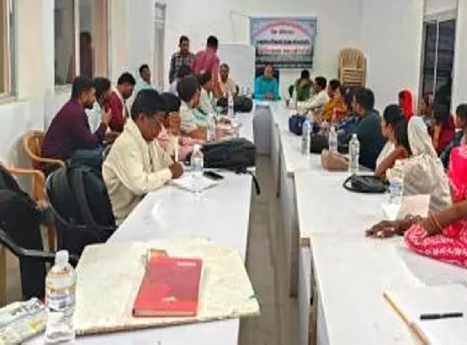 CG : रासायनिक खाद पर निर्भरता कम करने हरी खाद और नील-हरित काई को बढ़ावा …